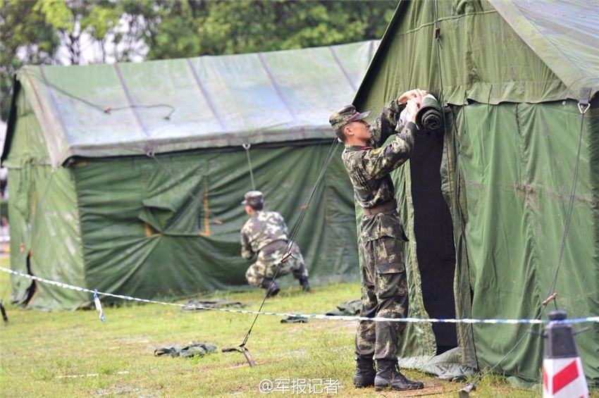 铁东军用充气大型帐篷
